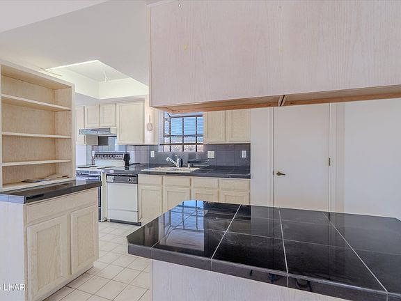 2nd image of 3097 Saddleback Dr