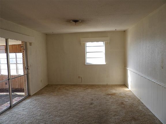 4th image of 6108 S Francis Ave