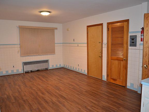 3rd image of 12 Lake St APT 1