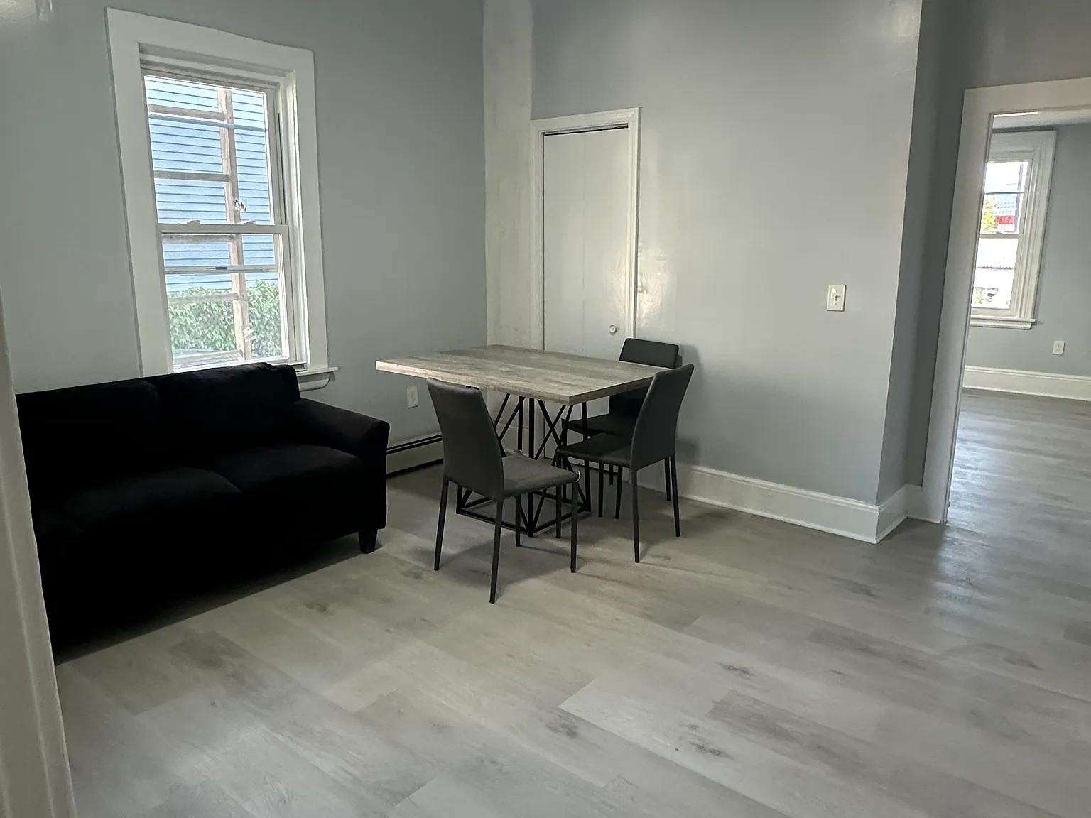 1 bed, 573 sqft, $1,900 — Photo 3