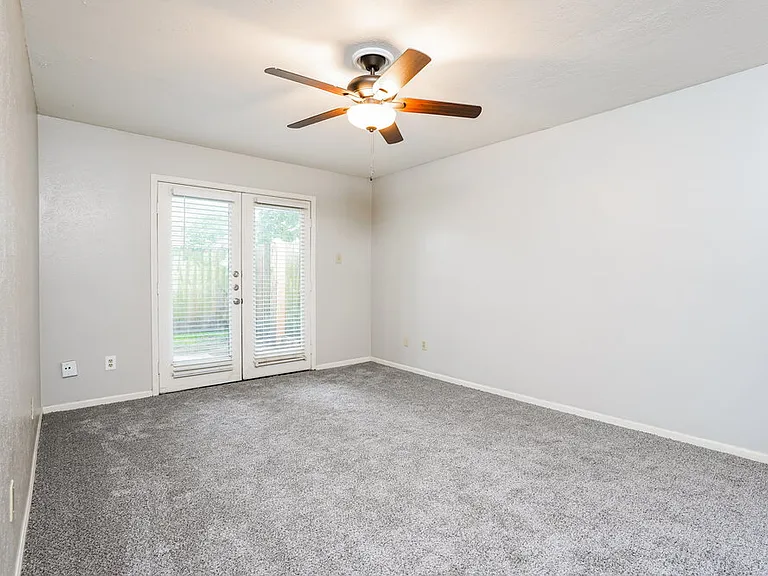 7715 Springville Dr — Photo 11