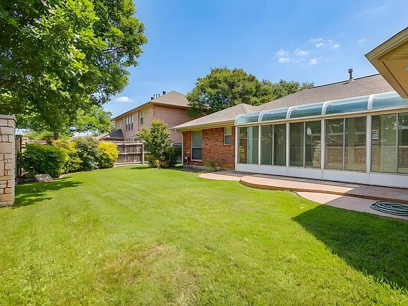 5th image of 3212 Riverwood Dr