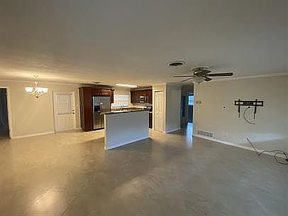 4th image of 250 Bel Aire Dr S