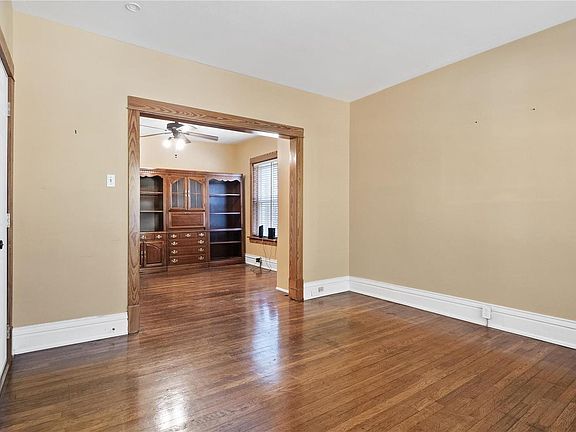 5th image of 4262 McPherson Ave