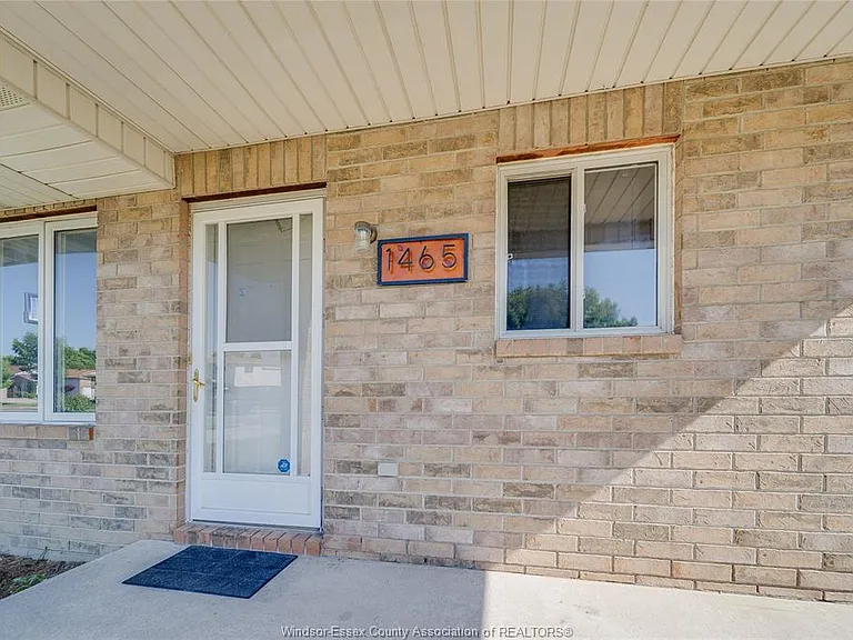 1465 Foster Ave — Photo 3