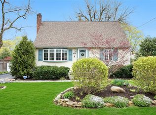 12 Central St, Greenlawn, NY 11740