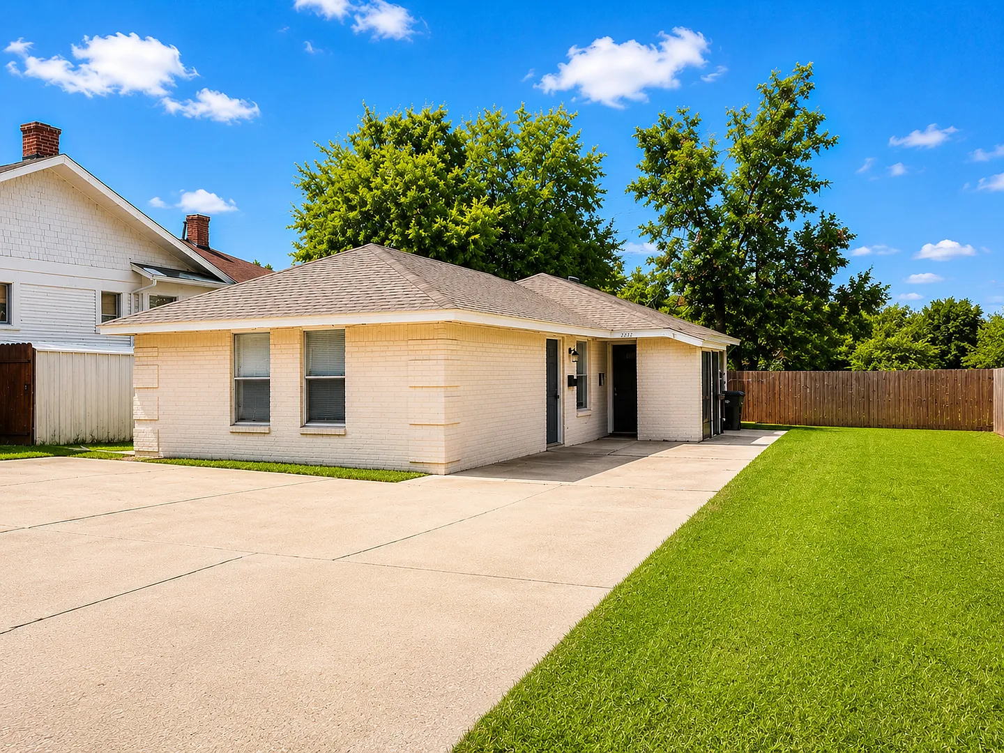 Darling, Updated & Move-In ReadyNo Carpet, Granite Countertops & Your Own Private Backyard! — Photo 2