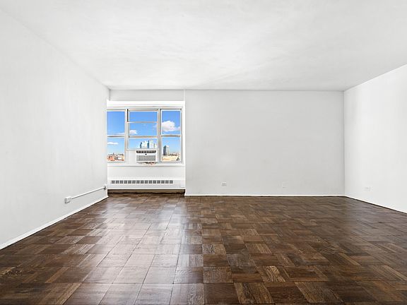 2nd image of 568 Grand St APT J1502