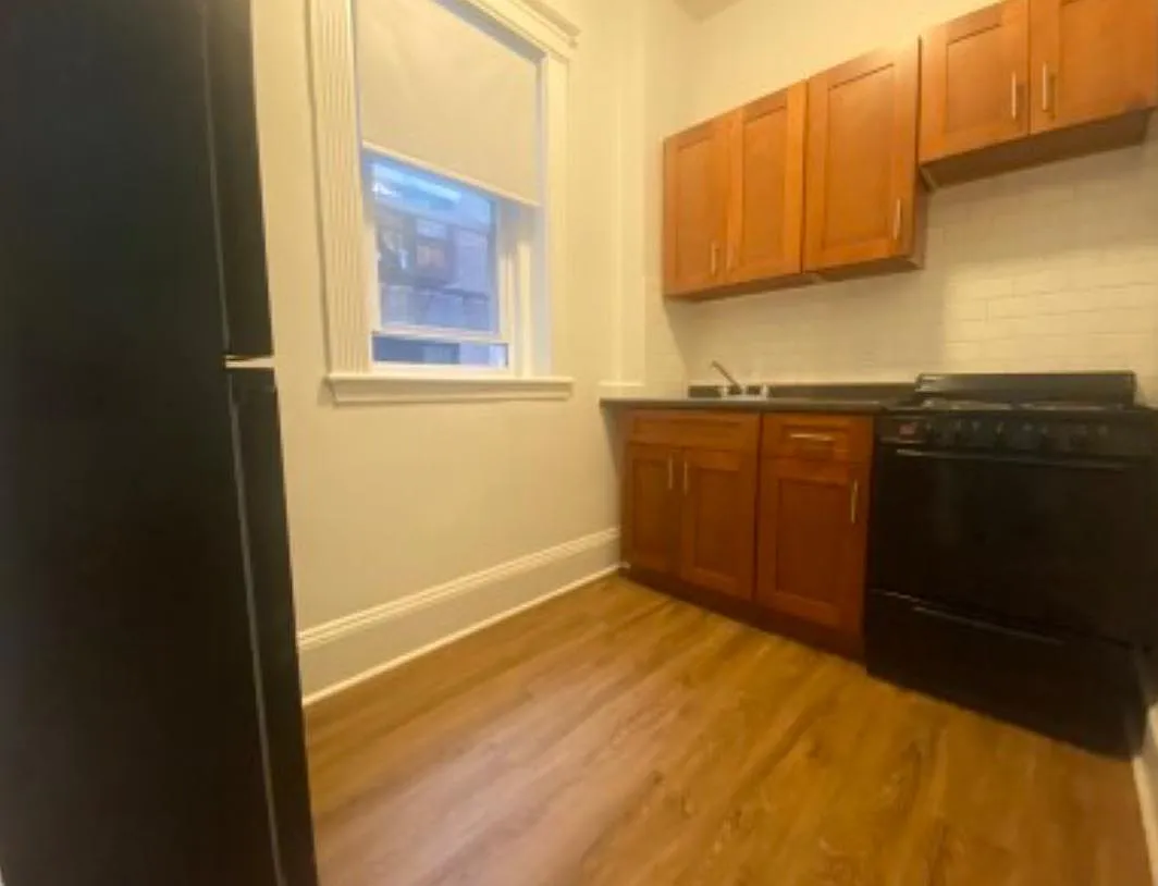 2 bed, 9999 sqft, $2,375 — Photo 2