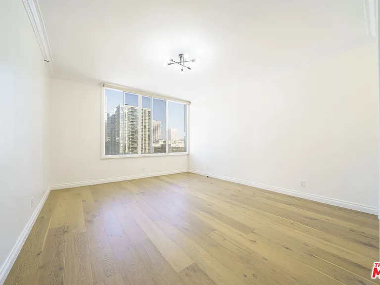 600 W 9th St #1502 — Photo 12