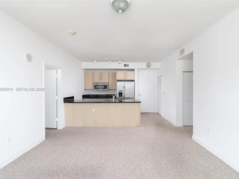 1111 SW 1st Ave #2423 — Photo 2