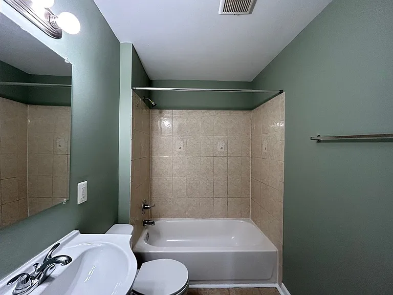 3527 Woodstock Ave — Photo 7