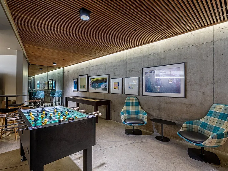 Resident Lounge | Yard