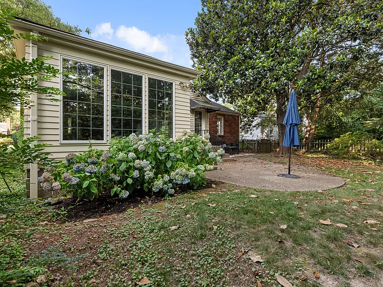 404 Lotis Way — Photo 42