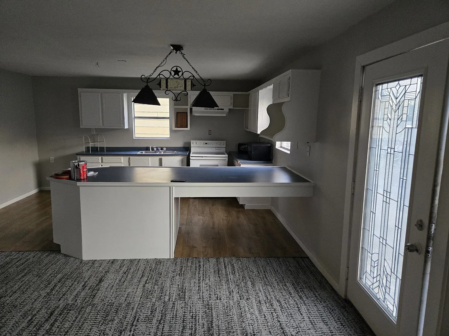 6209 S Acres Dr — Photo 1