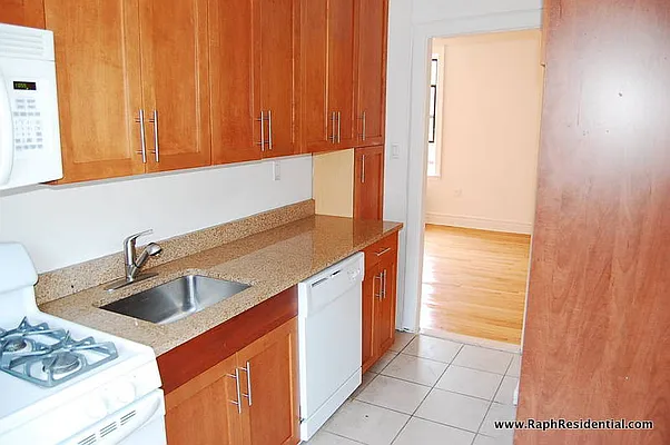 Rented by Bohemia Realty Group | media 37