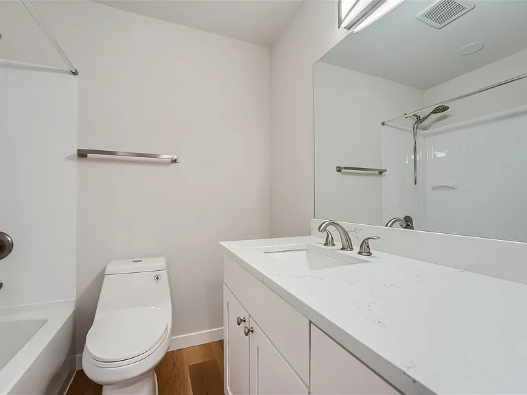 Anne Vista Apartments — Photo 9