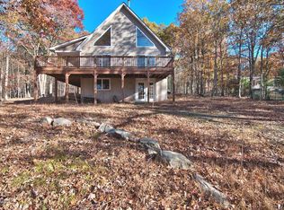 150 Pebble Rock Rd, Lackawaxen, PA 18435