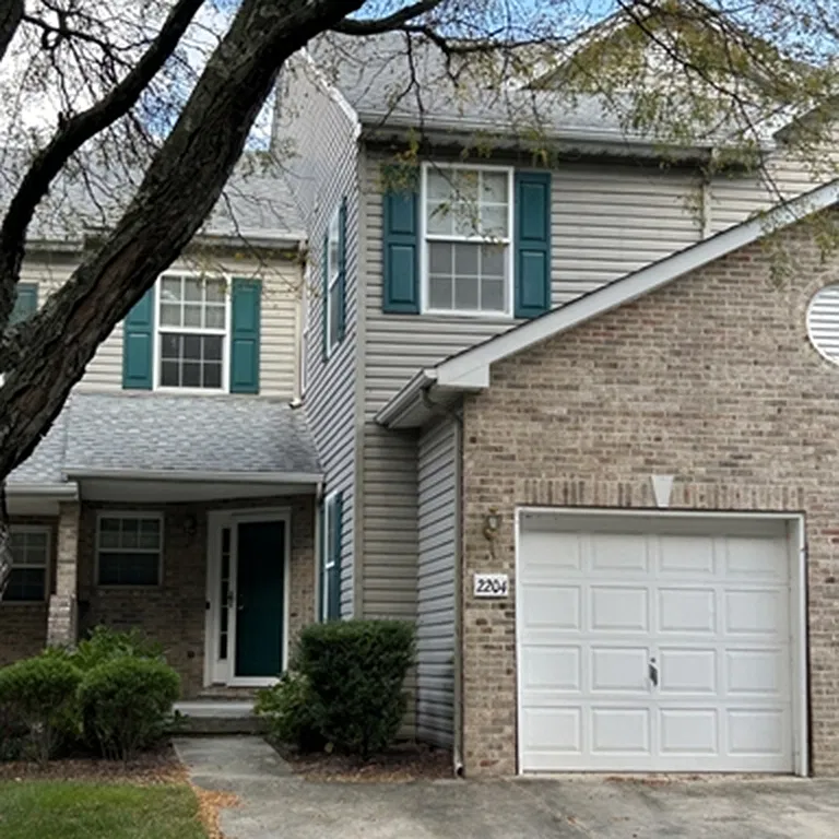 3 bed, 2.5 bath, $2,400 — Photo 1