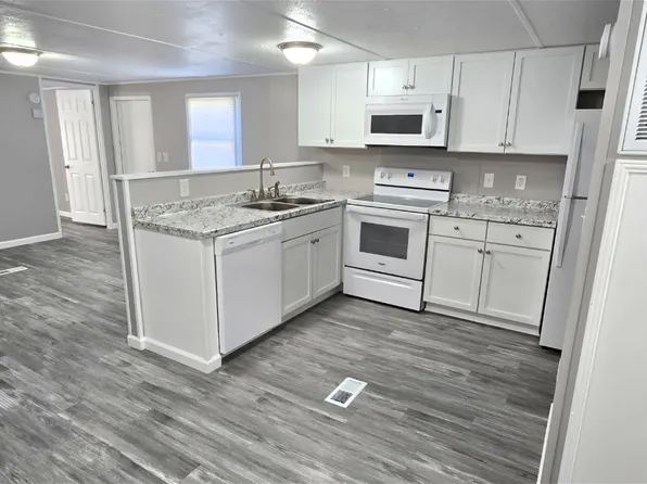 330 Ranchero Ln, Lenoir City, TN 37772