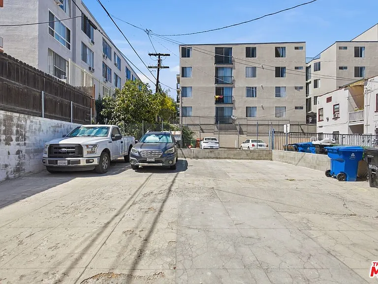3611 W 4th St — Photo 14
