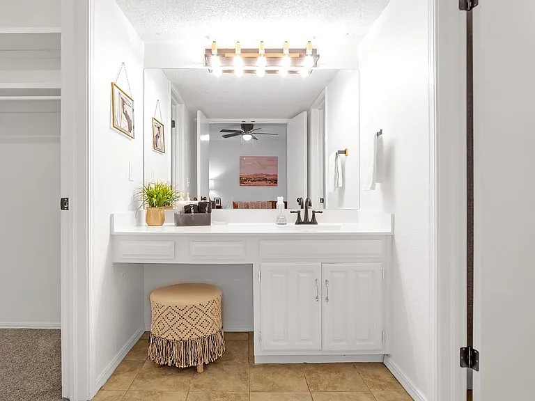 Make-up Seating Area