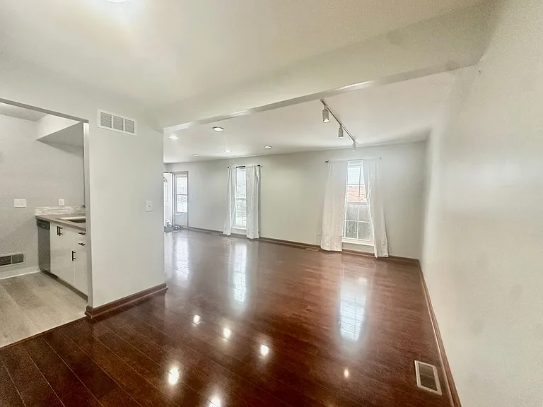 6935 Harvard Ln — Photo 8
