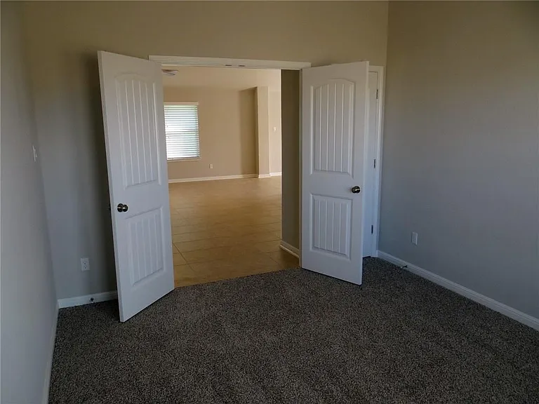299 Clear Springs Holw — Photo 9