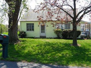 55 Larkspur Ln, Elizabethtown, PA 17022