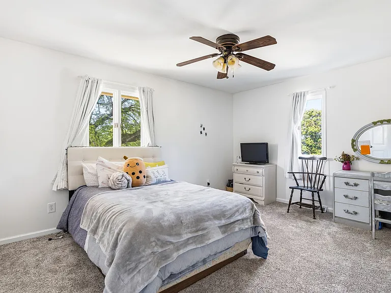 1720 Ridge Hill Ln #1 — Photo 31