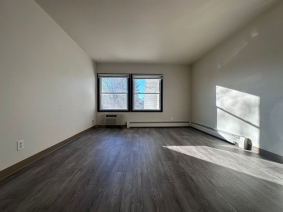 5th image of 101 Riverview Dr #6