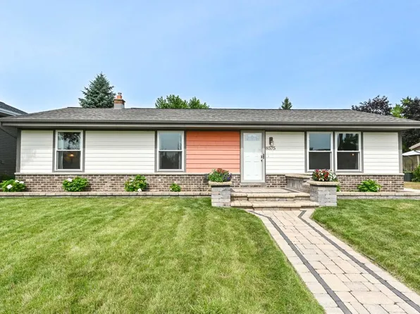 8575 South 15th AVENUE, Oak Creek, WI 53154