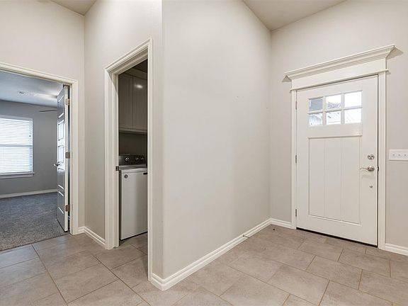 4th image of 18508 Scarborough Dr