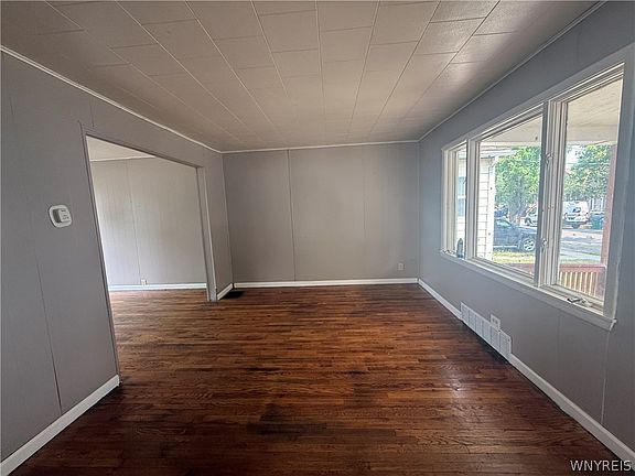 3rd image of 58 Beatrice Ave