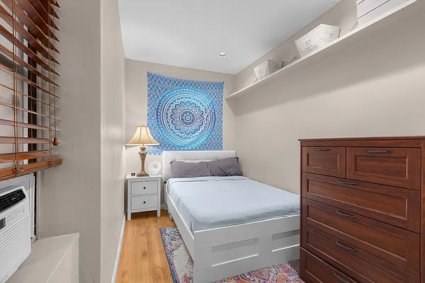 Sold by Compass | media 5