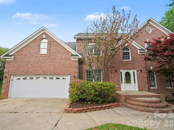 125 Pointer Ct SE, Concord, NC 28025