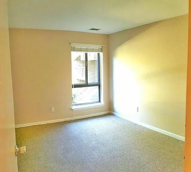 11216 Chestnut Grove Sq #117 — Photo 2
