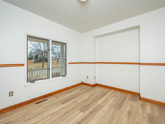 5th image of 3600 Brook Ridge Ct