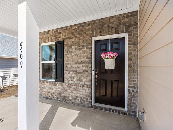 4th image of 569 Laxton Rd