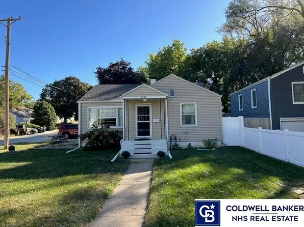 2047 N 64th St, Omaha, NE 68104