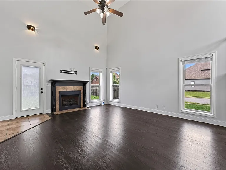 3710 Windhaven Ct — Photo 9