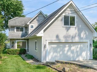 5944 Bullard Rd, Fenton, MI 48430