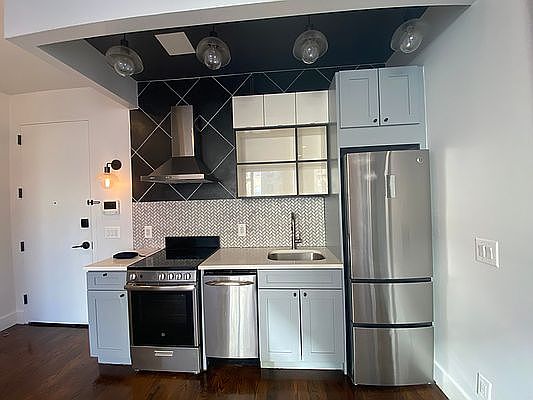 1st image of 93 Graham Ave #2B