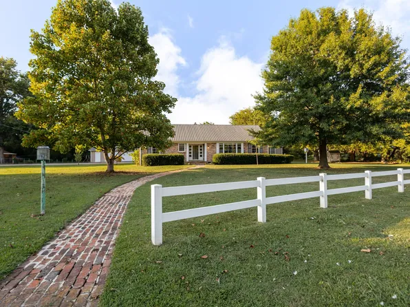 313 Hickory Dr, Shelbyville, TN 37160