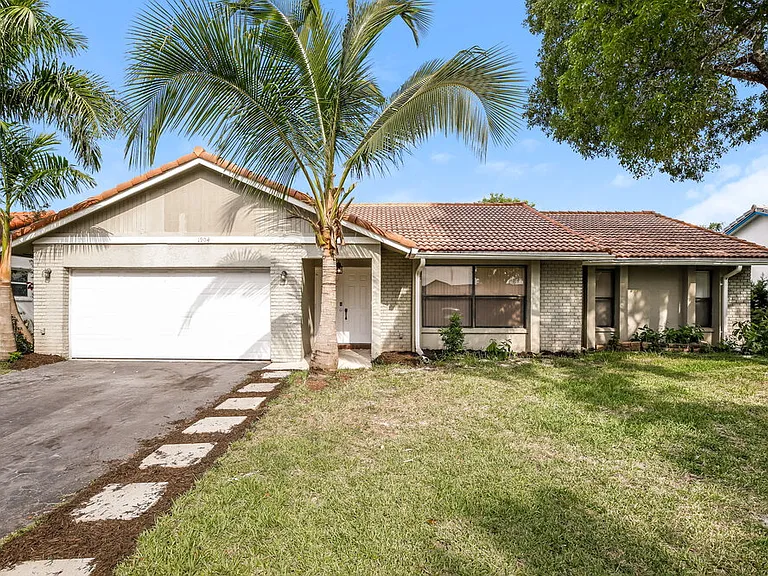 1904 NW 79th Ave — Photo 1