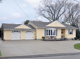 210 Hazelton St, Cranston, RI 02920