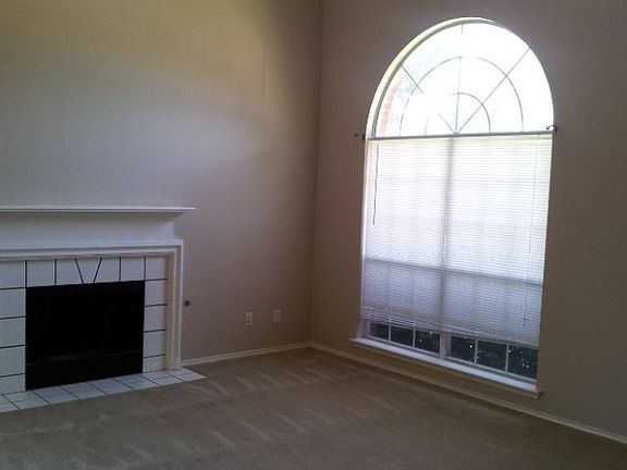 5th image of 835 Sonora Ln