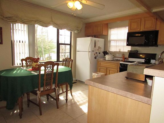 4th image of 231 Lakewood Dr