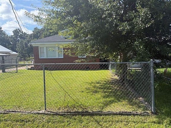 3rd image of 161 10th Ave