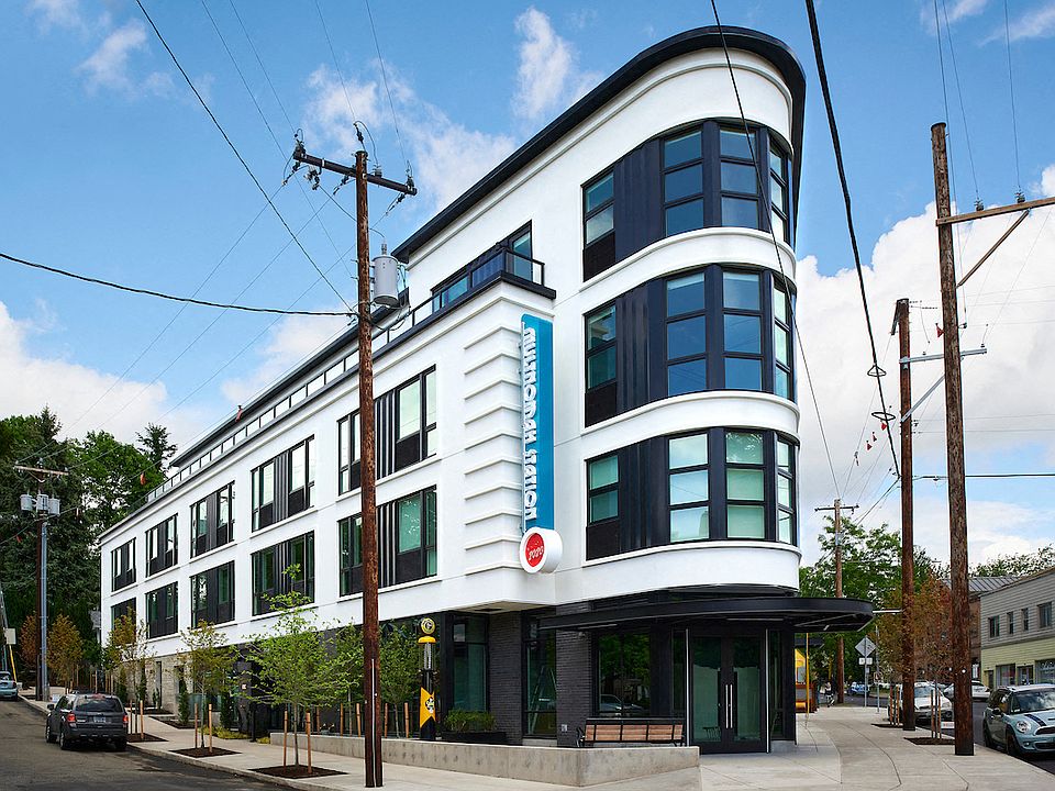 Multnomah Station Apartments building exterior